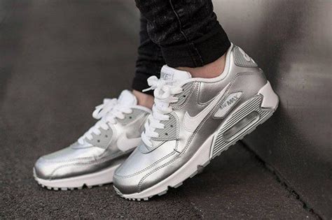 nike air max metallic silver